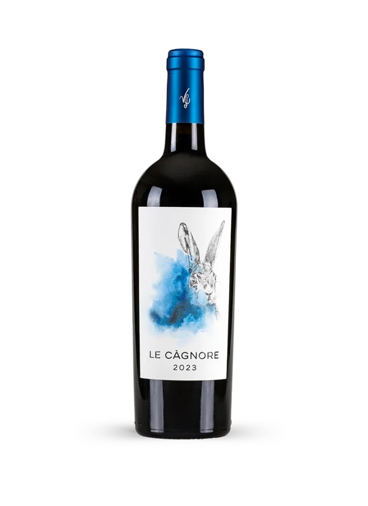 <span style="color: #0079b5;" class="font-cagnore1">LE CàGNORE</span><span class="font-cagnore2">&nbsp;&nbsp;&nbsp;&nbsp;&nbsp;&nbsp;</span><br><span class="tipovino">Marche Rosso IGT<br>2023</span>